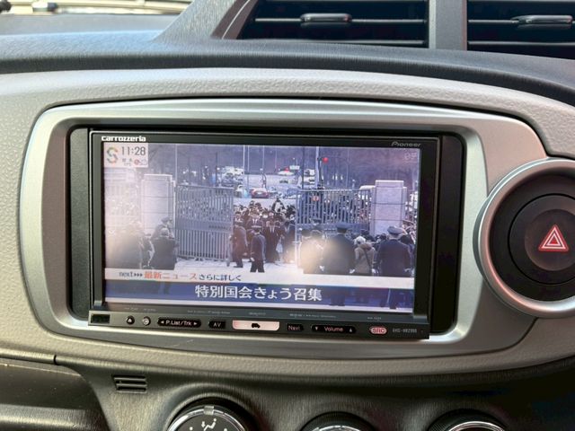 TOYOTA VITZ 2011 Image 31