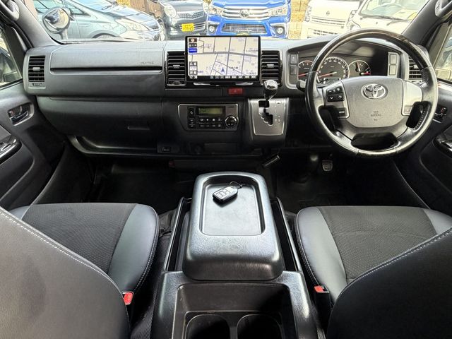 TOYOTA HIACE VAN 2WD 2020 Image 31