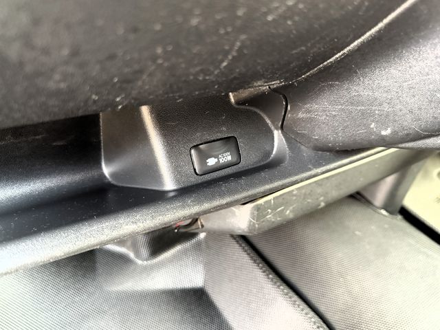 TOYOTA HIACE VAN 2WD 2020 Image 31