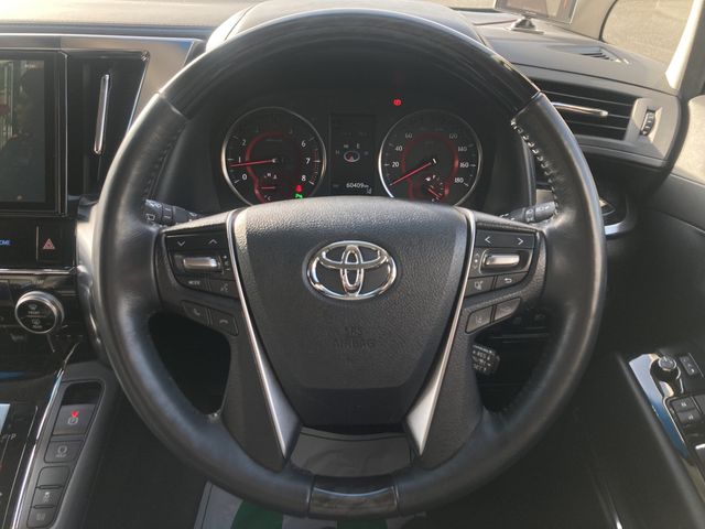 TOYOTA VELLFIRE 2018 Image 31