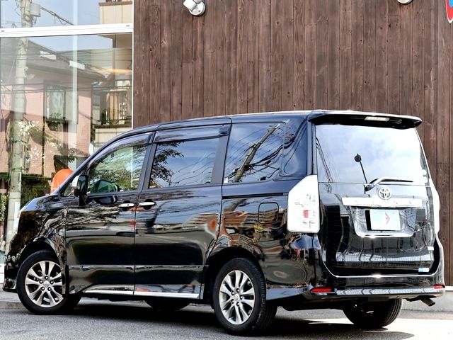 TOYOTA VOXY 2013 Image 31