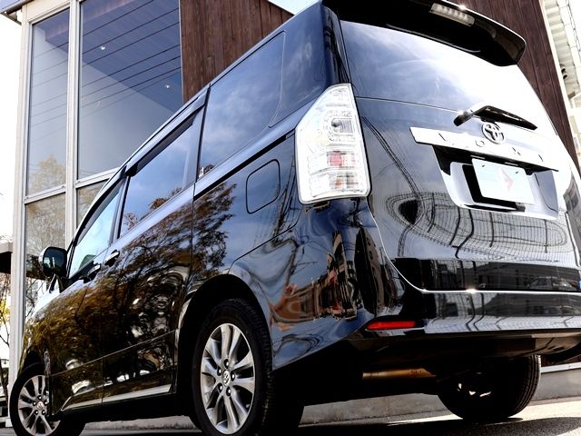 TOYOTA VOXY 2013 Image 31