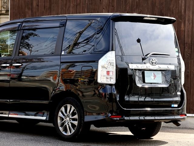 TOYOTA VOXY 2013 Image 31