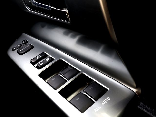 TOYOTA VOXY 2013 Image 31