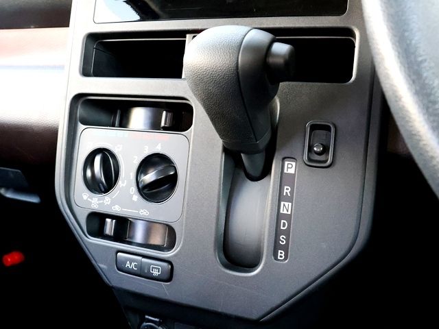 TOYOTA TANK 2019 Image 31