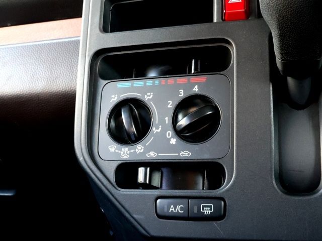 TOYOTA TANK 2019 Image 31