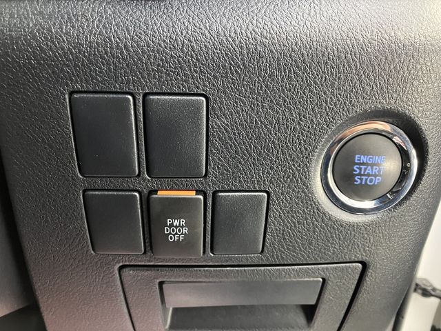 TOYOTA VELLFIRE 4WD 2017 Image 31