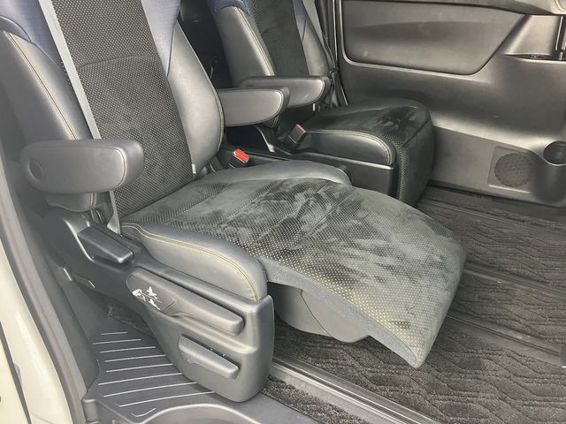 TOYOTA VELLFIRE 4WD 2017 Image 31