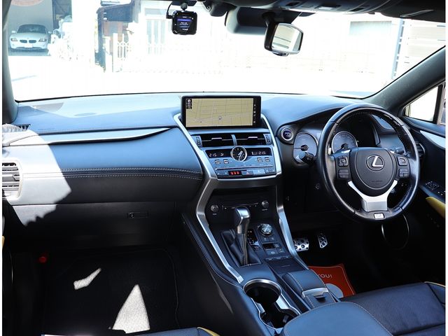 TOYOTA LEXUS NX300H 2020 Image 31