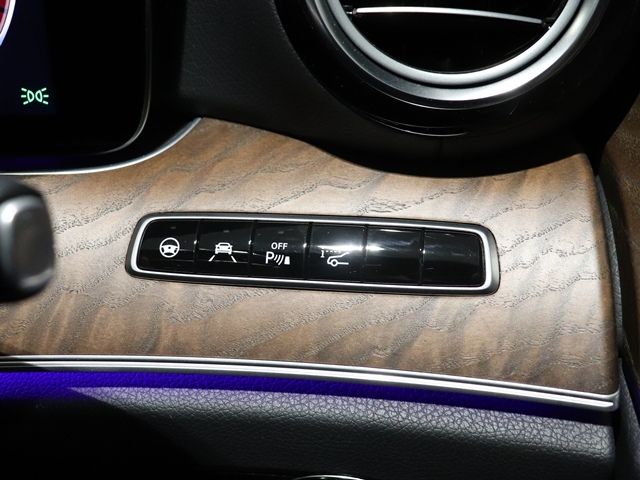 MERCEDES BENZ E CLAS 2019 Image 31