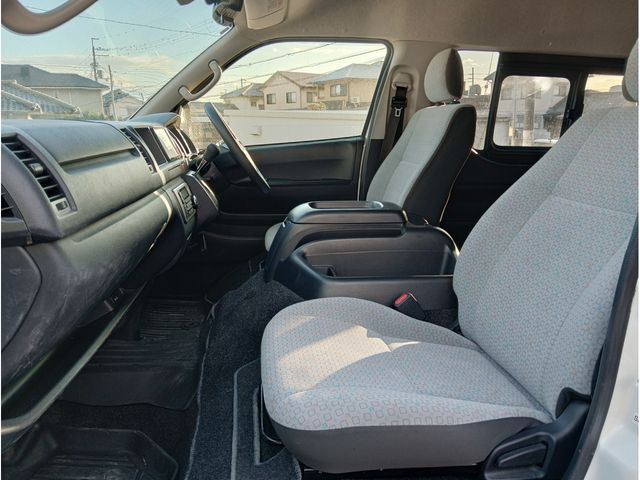 TOYOTA HIACE COMMUTER 2023 Image 31