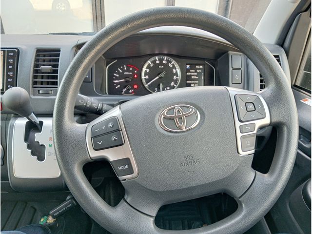 TOYOTA HIACE COMMUTER 2023 Image 31