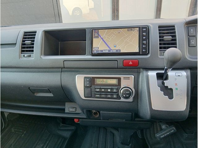 TOYOTA HIACE COMMUTER 2023 Image 31