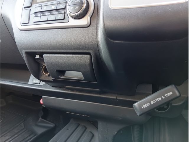 TOYOTA HIACE COMMUTER 2023 Image 31