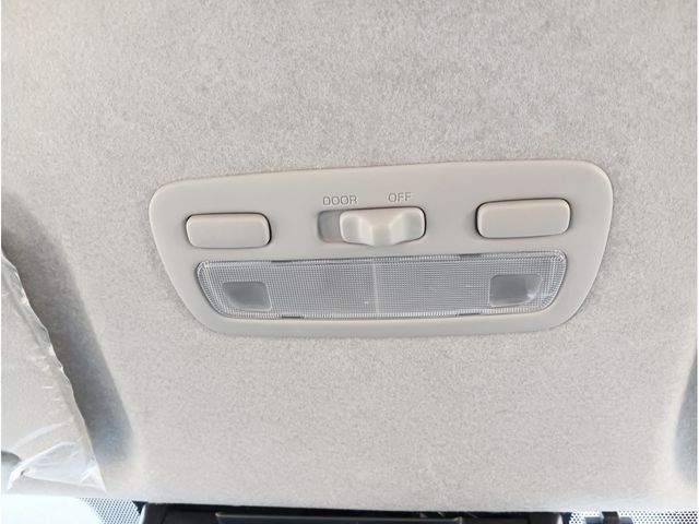 TOYOTA HIACE COMMUTER 2023 Image 31