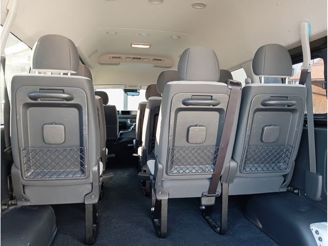 TOYOTA HIACE COMMUTER 2023 Image 31