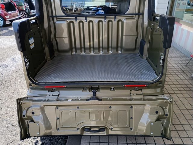 DAIHATSU ATRAI DECKVAN 4WD 2024 Image 31