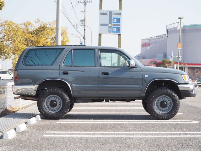 TOYOTA HILUXSURF WAGON 4WD 1999 Image 31
