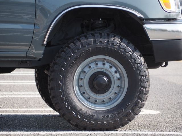 TOYOTA HILUXSURF WAGON 4WD 1999 Image 31