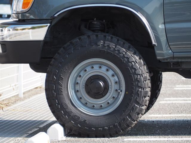 TOYOTA HILUXSURF WAGON 4WD 1999 Image 31