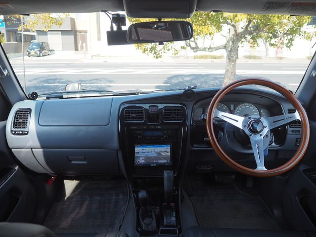 TOYOTA HILUXSURF WAGON 4WD 1999 Image 31