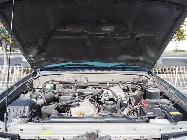 TOYOTA HILUXSURF WAGON 4WD 1999 Image 31