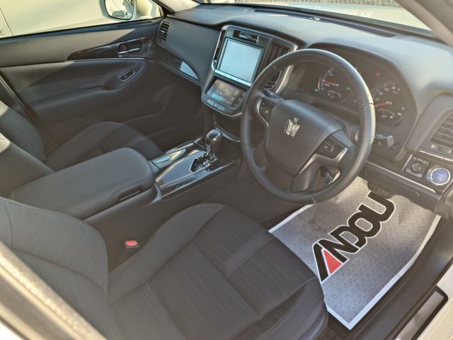 TOYOTA CROWN SEDAN HYBRID 2013 Image 31