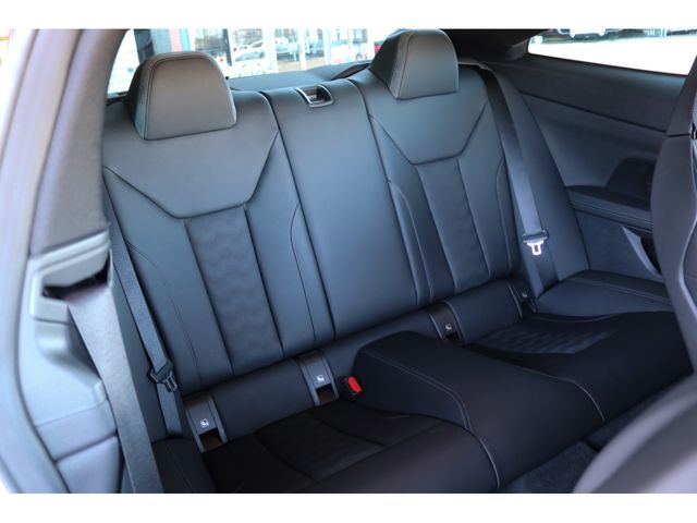 BMW M4 2021 Image 31