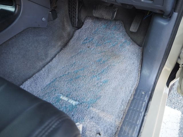 TOYOTA HILUXSURF WAGON 4WD 1998 Image 31