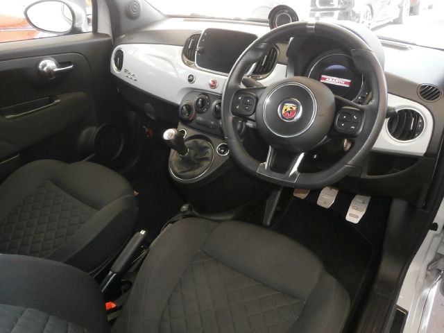 FIAT ABARTH 595 2021 Image 31