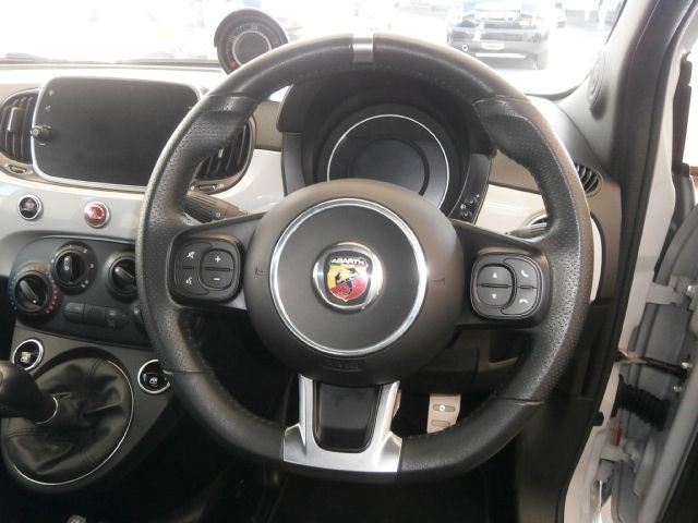 FIAT ABARTH 595 2021 Image 31