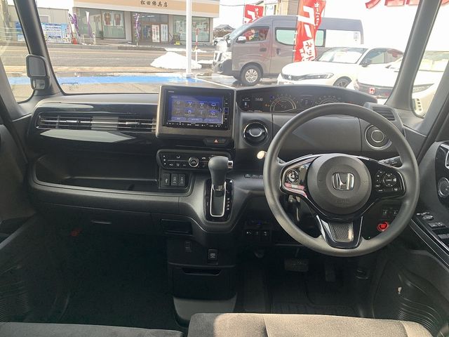 HONDA N BOX CUSTOM 2021 Image 31