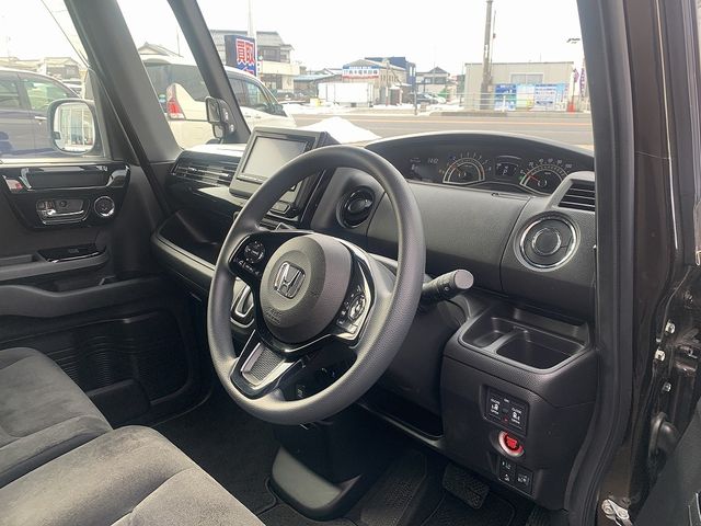 HONDA N BOX CUSTOM 2021 Image 31