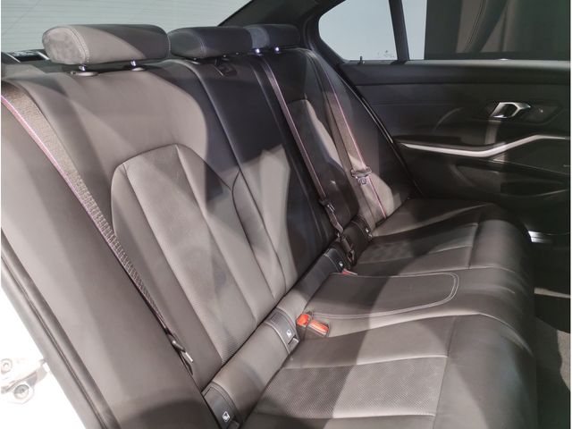 BMW M3 SEDAN 2023 Image 31