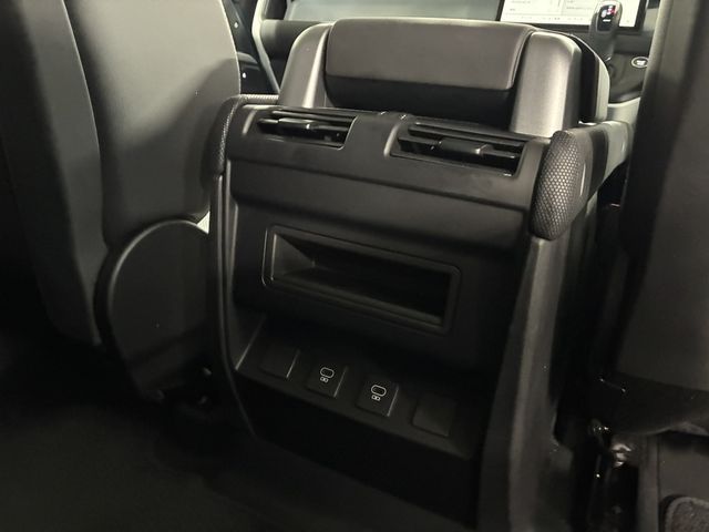ROVER DEFENDER 2024 Image 31