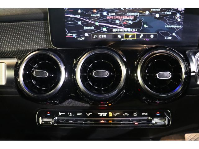 MERCEDES BENZ GLB 2020 Image 31