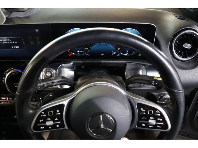 MERCEDES BENZ GLB 2020 Image 31