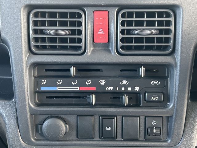 NISSAN NT100 CLIPPER 4WD 2019 Image 31