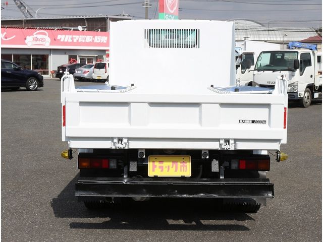 MITSUBISHI CANTER 2013 Image 31