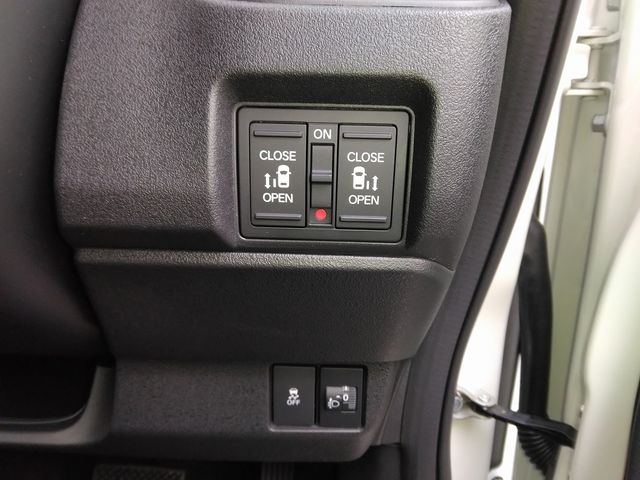 HONDA N BOX CUSTOM 2025 Image 31