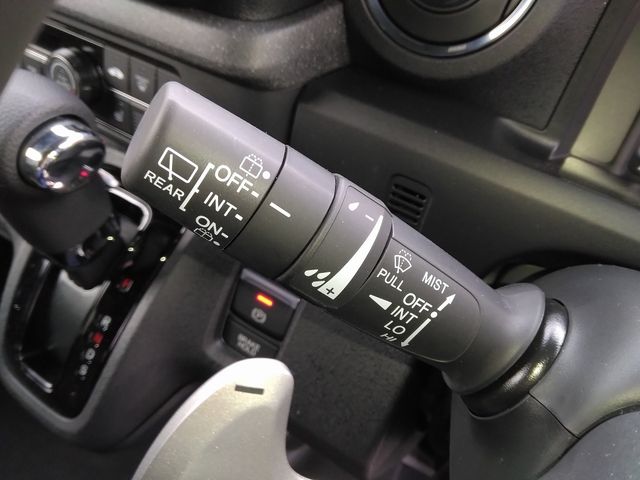 HONDA N BOX CUSTOM 2025 Image 31