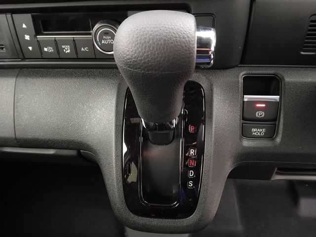 HONDA N BOX CUSTOM 2025 Image 31