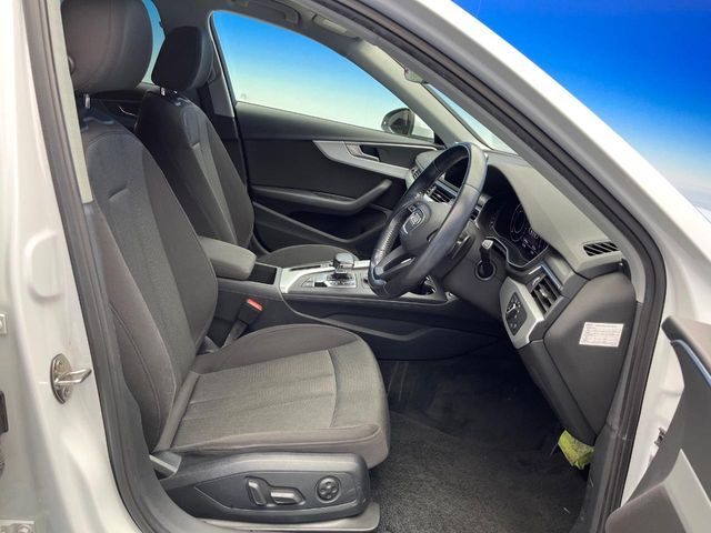 AUDI A4 AVANT 2017 Image 31