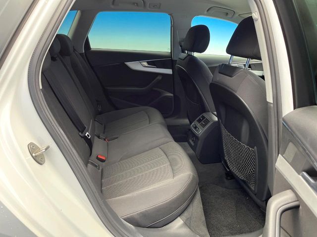 AUDI A4 AVANT 2017 Image 31