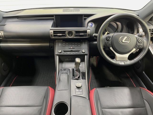 TOYOTA LEXUS IS300H 2015 Image 31