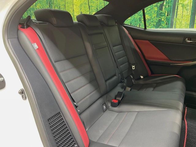 TOYOTA LEXUS IS300H 2015 Image 31