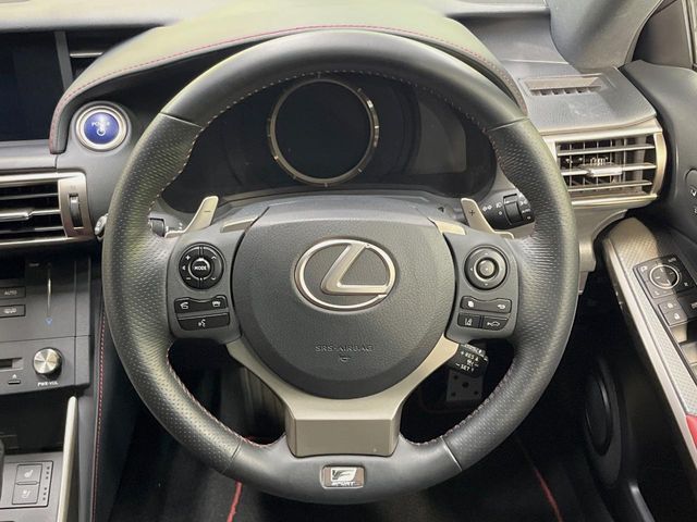 TOYOTA LEXUS IS300H 2015 Image 31