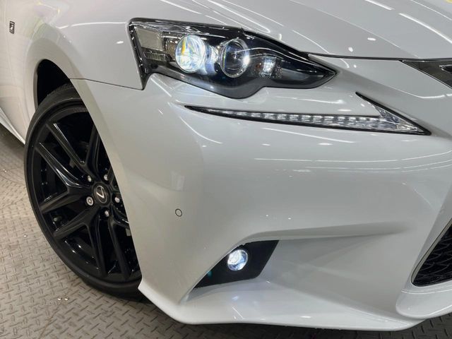 TOYOTA LEXUS IS300H 2015 Image 31