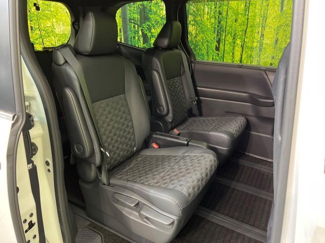 TOYOTA VOXY 2022 Image 31