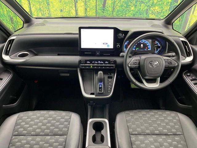 TOYOTA VOXY HYBRID 2023 Image 31